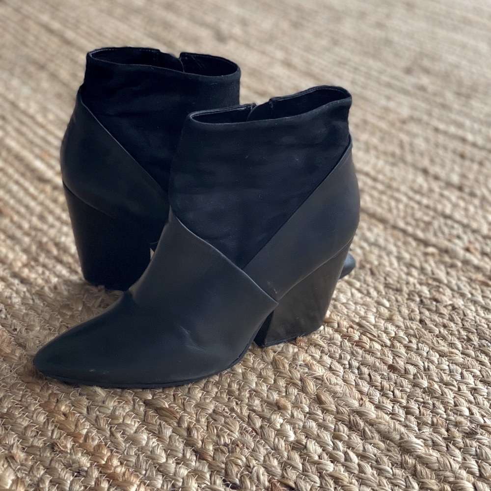 Vince Camuto Ankle boots